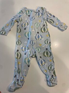 Huggies Vintage hot air balloon  Footie Pajamas Baby Size 6m Double Zipper